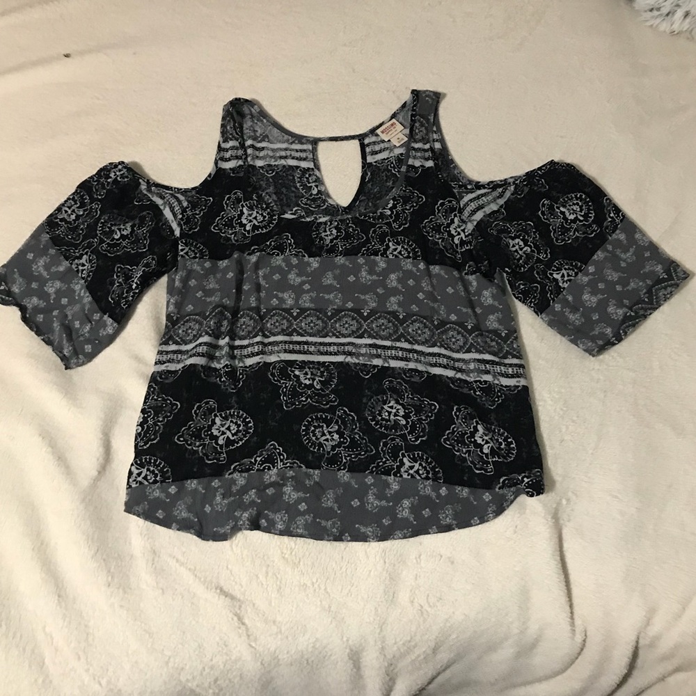 Off The Shoulder Flowy Dressy Pattern Top